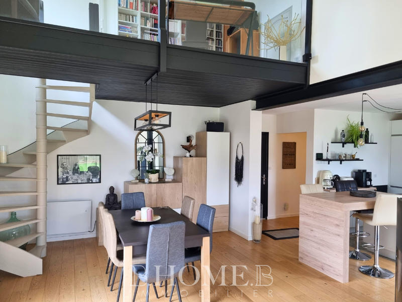 Maison - 212 m² - 10 pièces