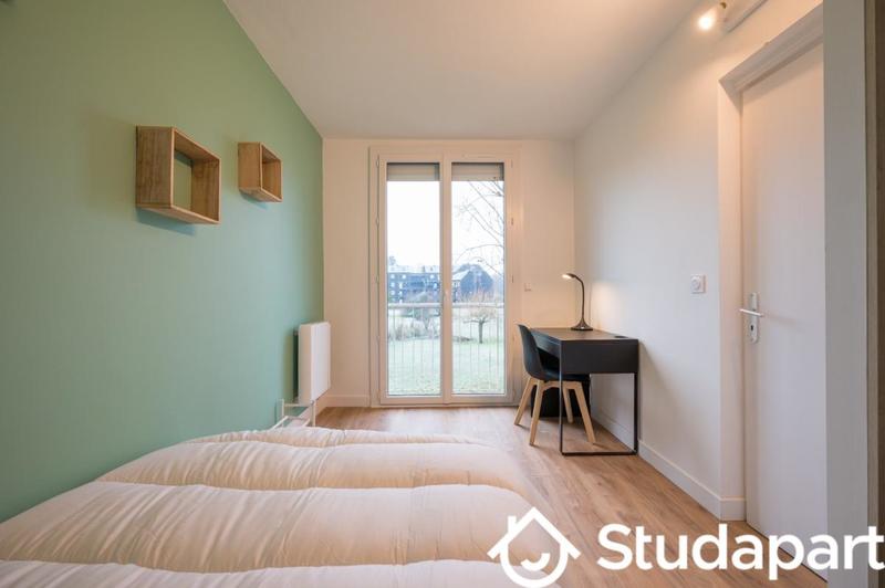 Chambre - 10 m² - 1 pièce