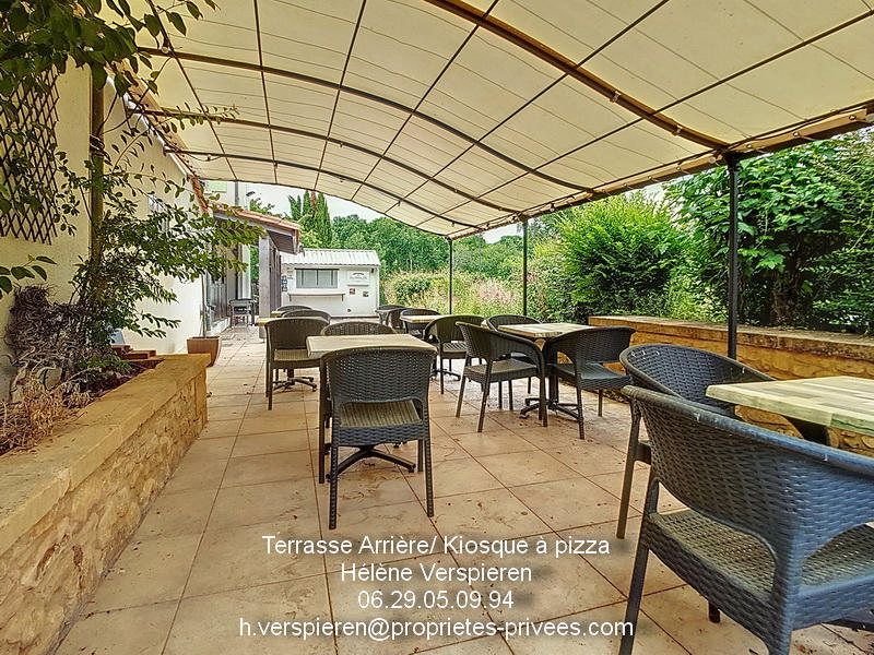 Maison - 213 m² - 10 pièces