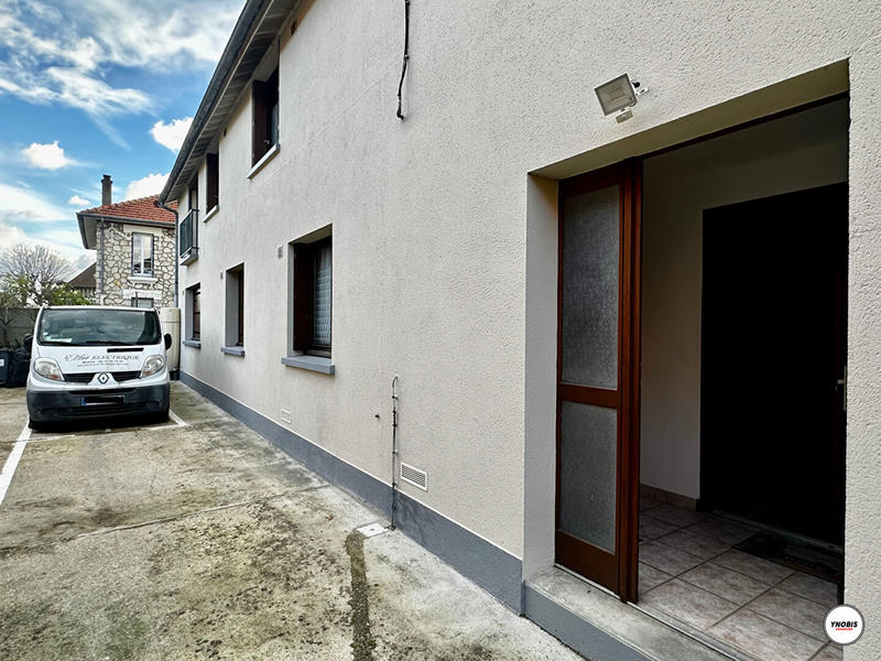 Maison - 256 m² - 12 pièces