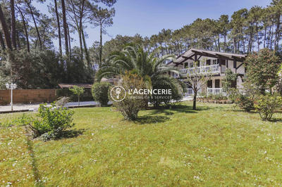 Villa - 220 m² - 7 pièces