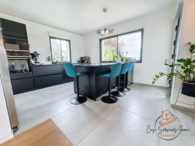 Villa - 227 m² - 5 pièces