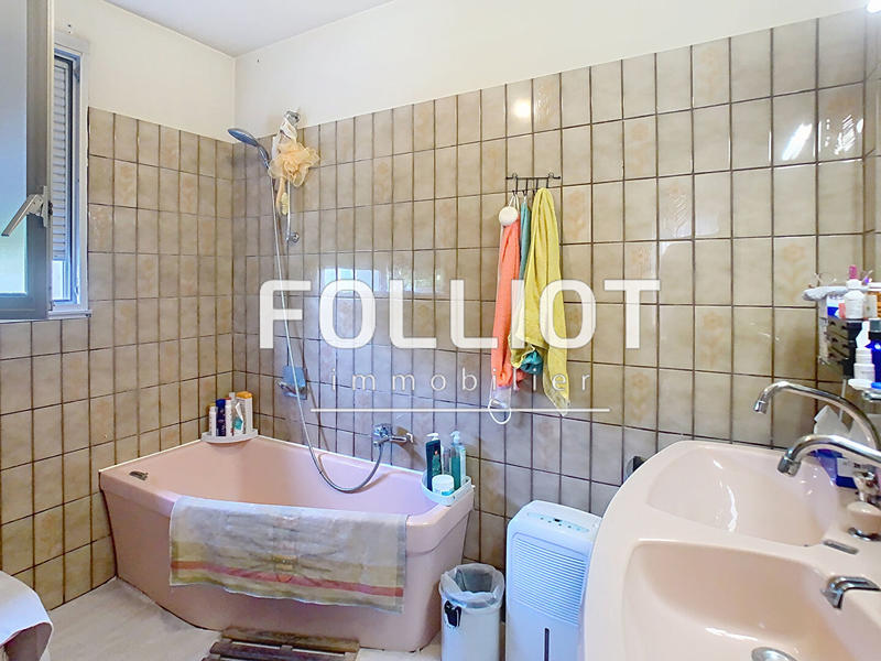 Maison - 266 m² - 12 pièces