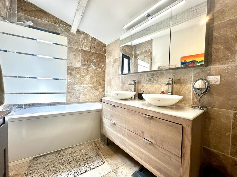 Appartement - 104 m² - 4 pièces