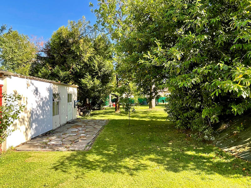 Maison - 213 m² - 8 pièces