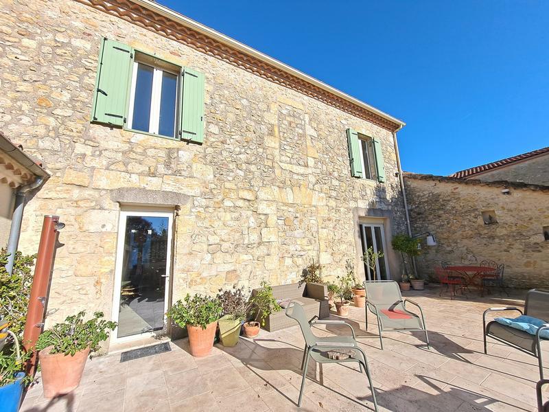 Maison - 221 m² - 9 pièces