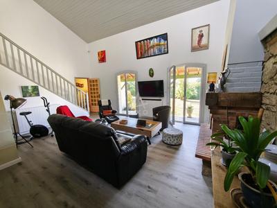 Maison - 206 m² - 10 pièces