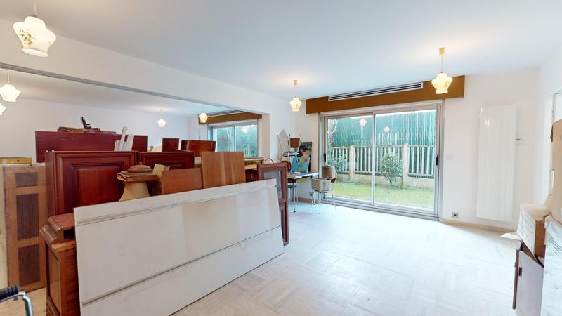 Maison - 330 m² - 8 pièces