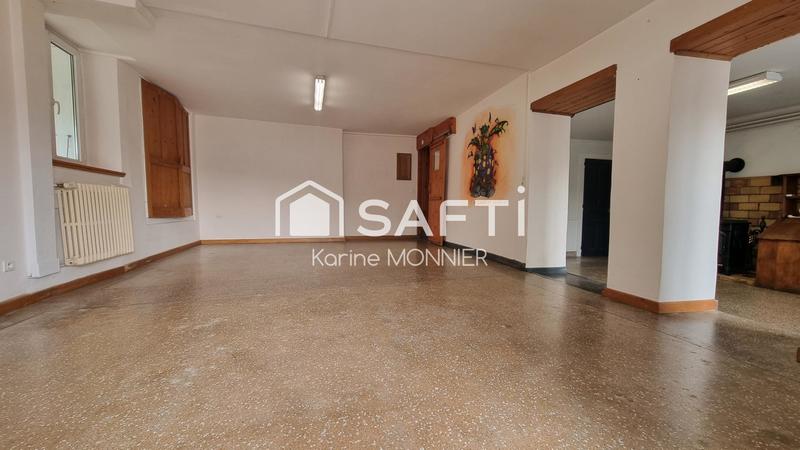 Maison - 250 m² - 9 pièces