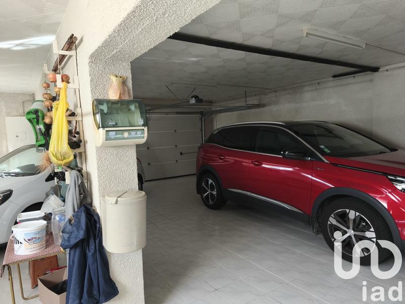 Maison - 250 m² - 8 pièces