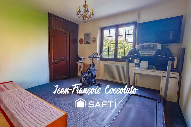 Maison - 218 m² - 6 pièces