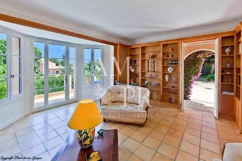 Villa - 450 m² - 10 pièces