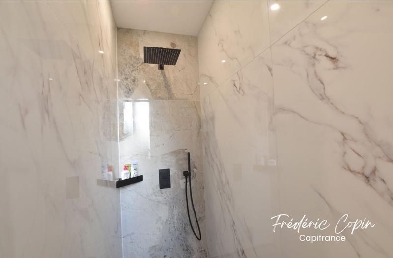 Villa - 190 m² - 8 pièces