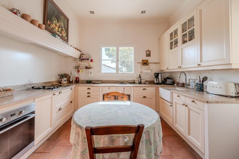 Maison - 214 m² - 5 pièces