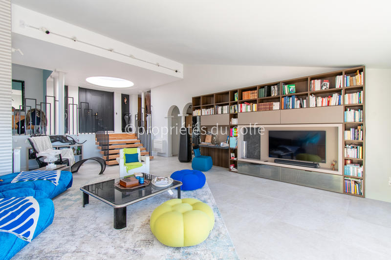 Maison - 210 m² - 5 pièces