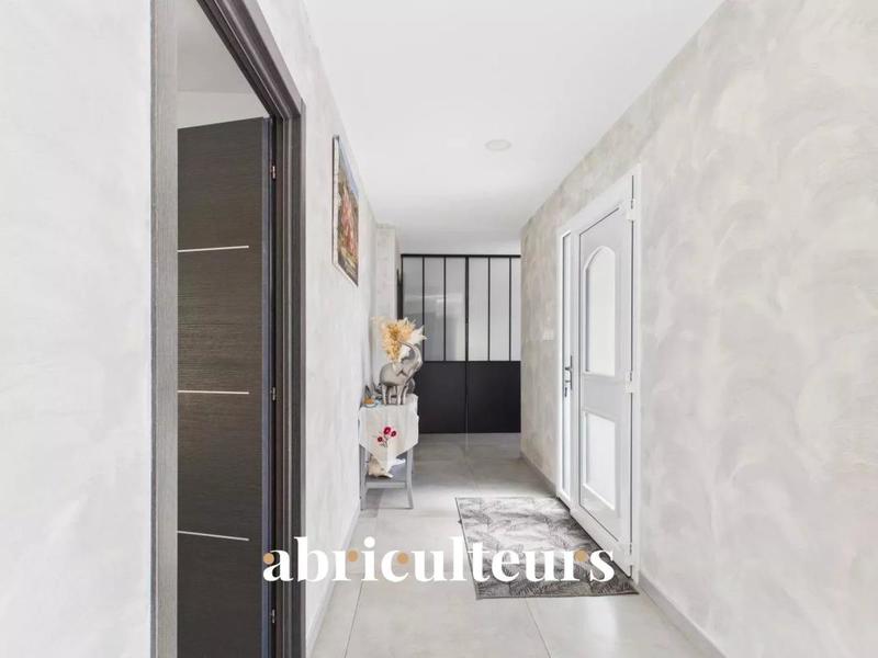 Maison - 186 m² - 4 pièces