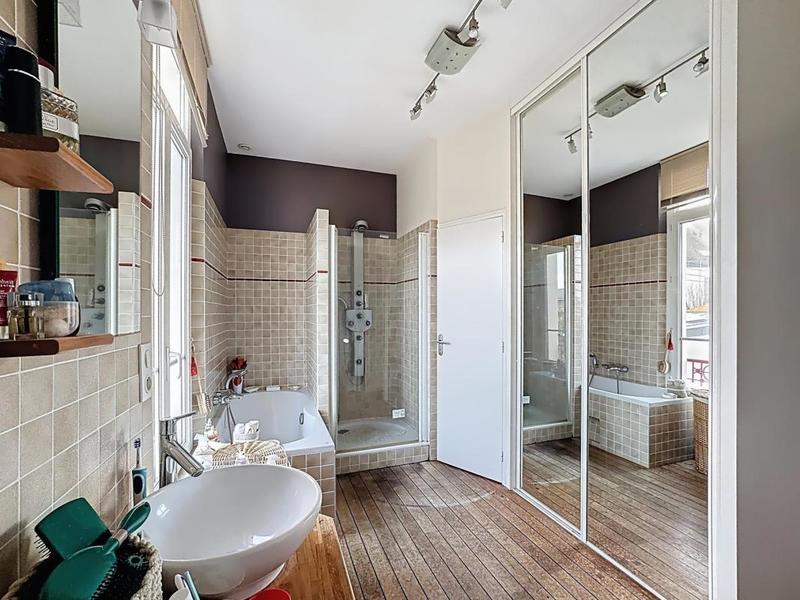 Maison en pierre - 217 m² - 11 pièces