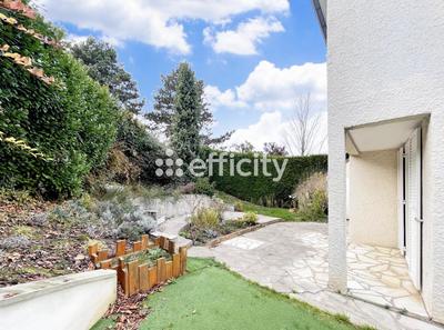 Maison - 140 m² - 7 pièces