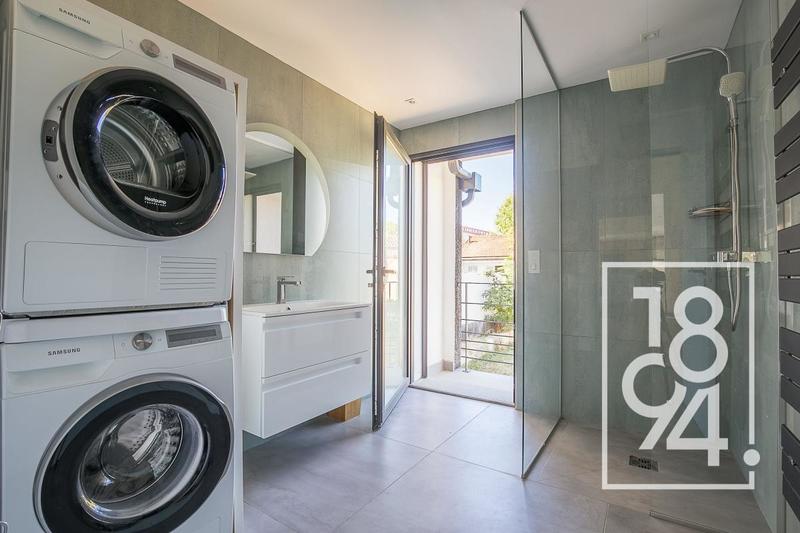 Maison - 270 m² - 5 pièces