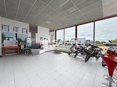 Local commercial - 1 485 m² - 10 pièces