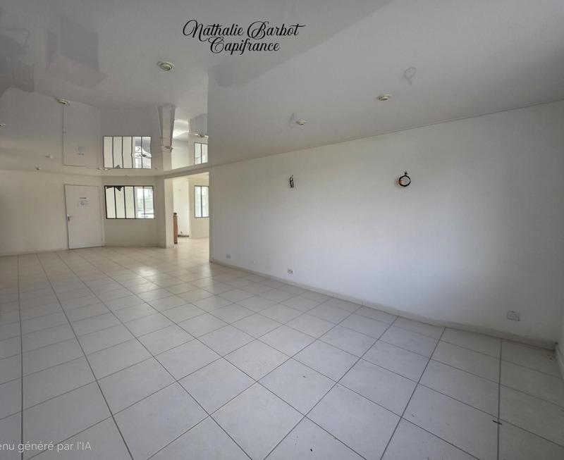 Local commercial - 150 m² - 4 pièces