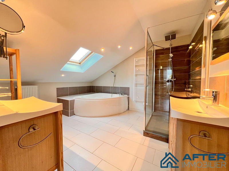 Maison - 105 m² - 5 pièces