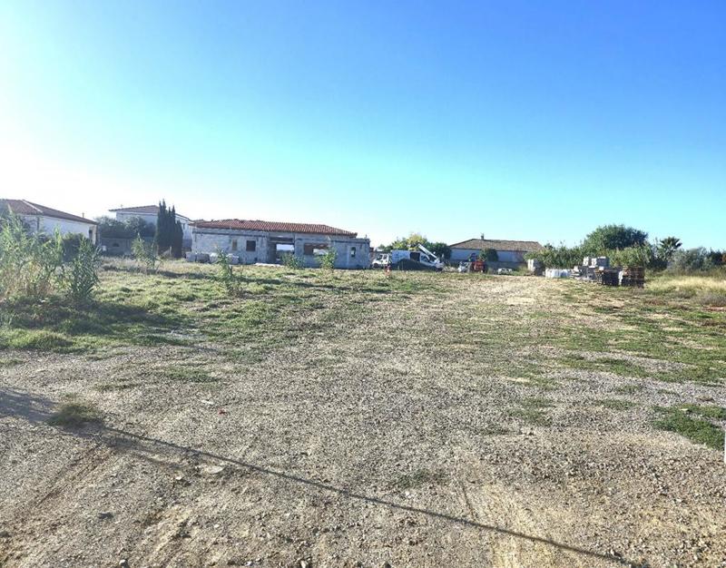 Terrain constructible - 889 m²