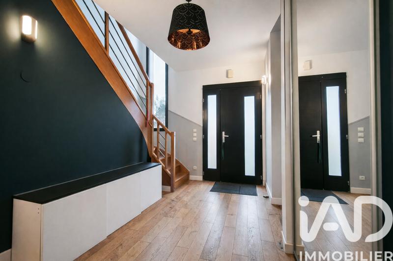 Maison - 189 m² - 9 pièces