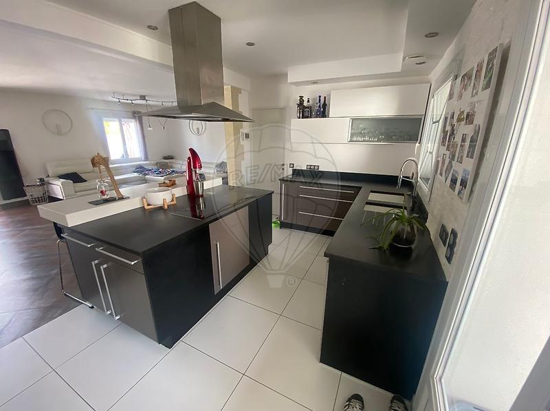 Maison - 182 m² - 7 pièces