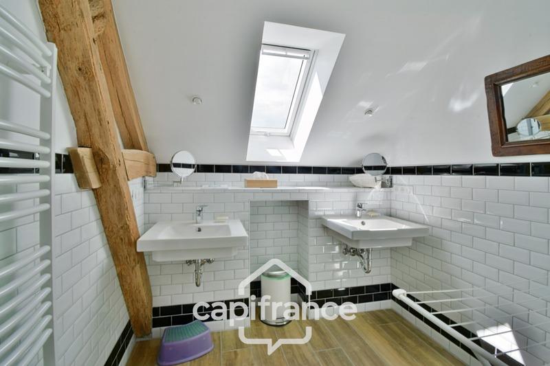 Maison - 470 m² - 12 pièces