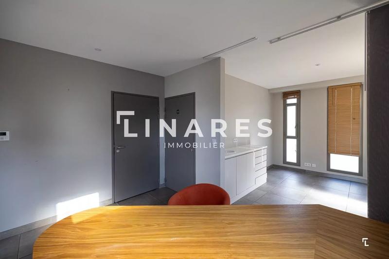 Bureau - 117 m² - 5 pièces