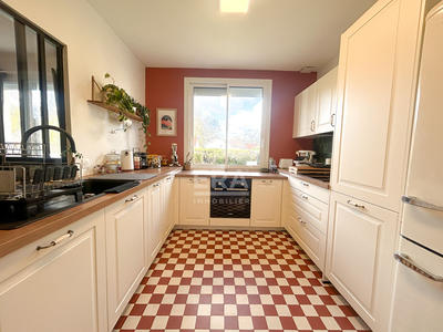 Maison - 110 m² - 4 pièces