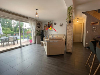 Maison - 163 m² - 6 pièces