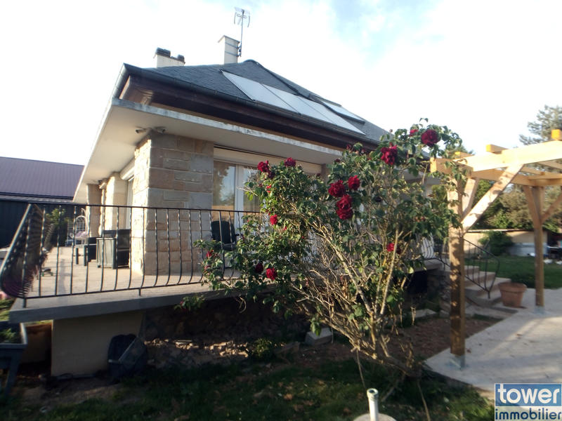 Maison - 220 m² - 7 pièces