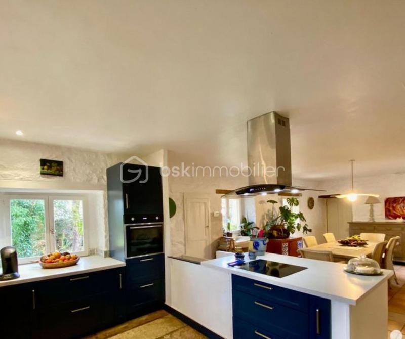 Demeure - 268 m² - 8 pièces