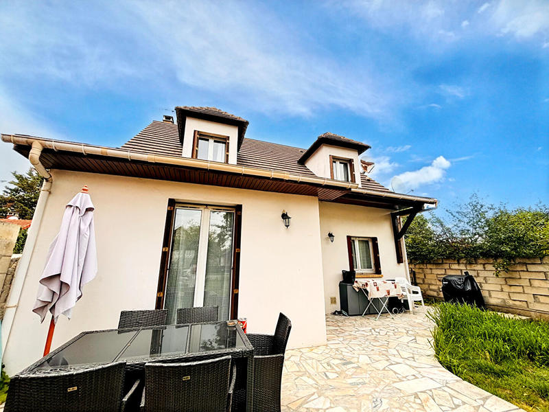 Maison - 106 m² - 6 pièces