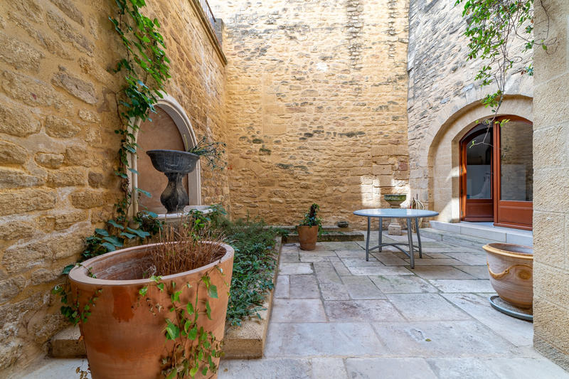 Maison - 215 m² - 8 pièces