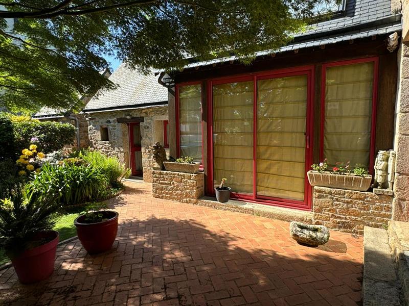 Demeure - 190 m² - 6 pièces