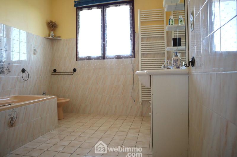 Maison - 98 m² - 4 pièces