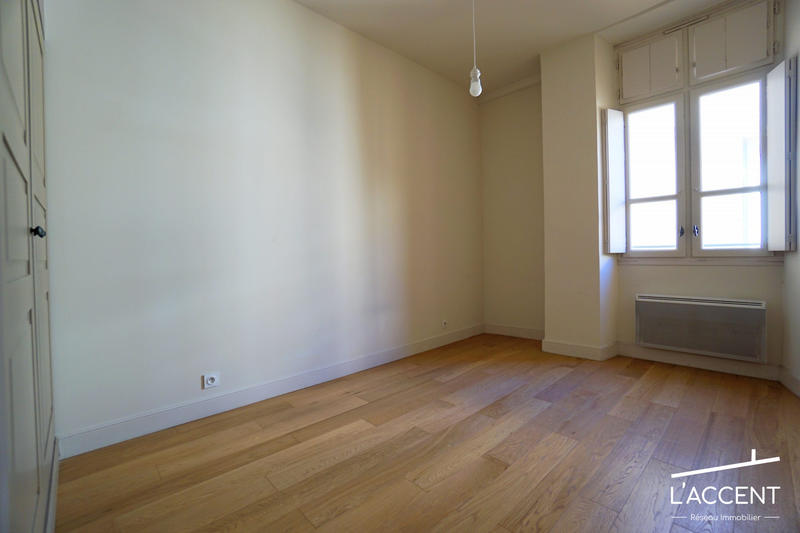 Appartement - 75 m² - 3 pièces