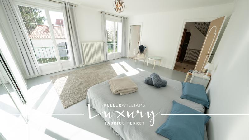 Propriété - 360 m² - 12 pièces