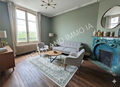 Maison - 228 m² - 11 pièces