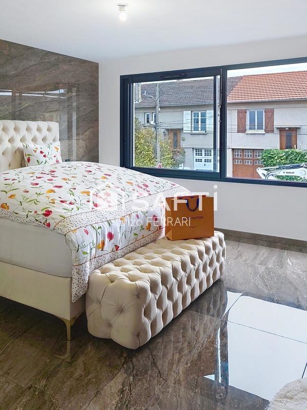 Villa - 220 m² - 6 pièces