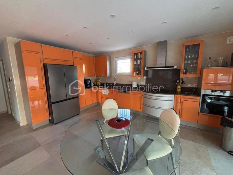 Maison - 99 m² - 4 pièces