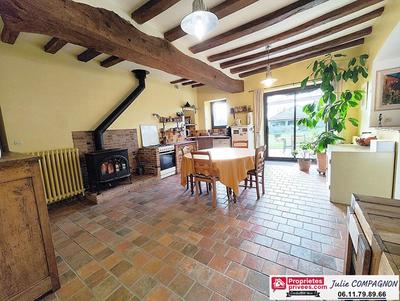 Maison - 243 m² - 7 pièces