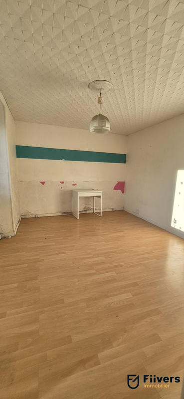 Maison - 180 m² - 7 pièces