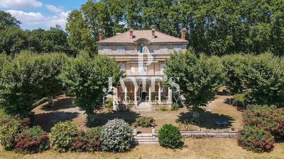 Maison - 510 m² - 16 pièces