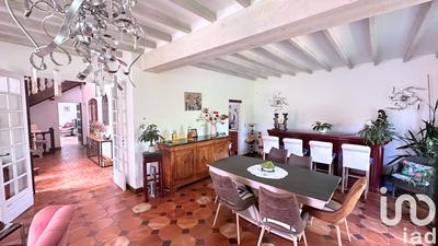 Maison - 233 m² - 10 pièces