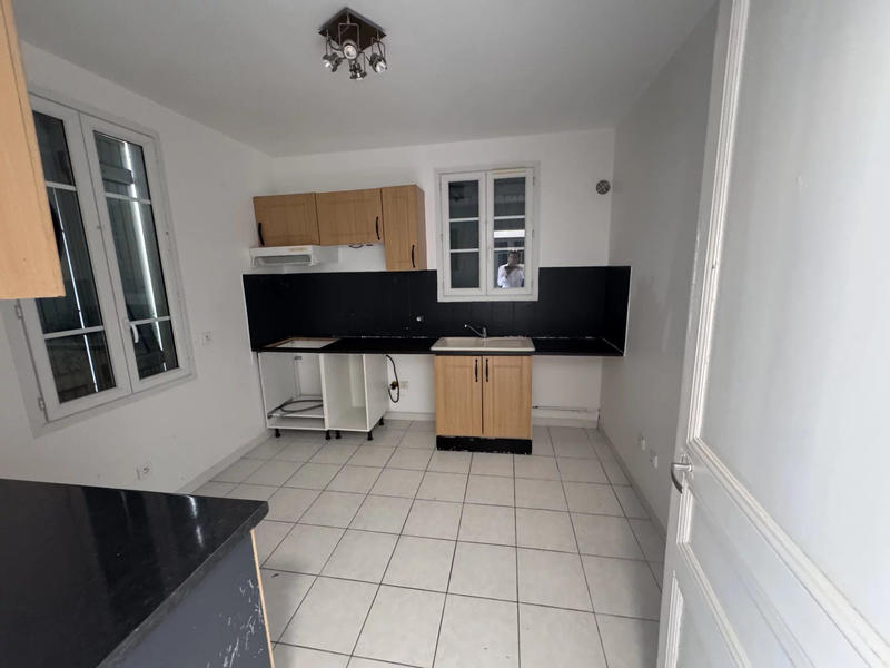 Fonds de commerce - Local commercial - 10 000 m²