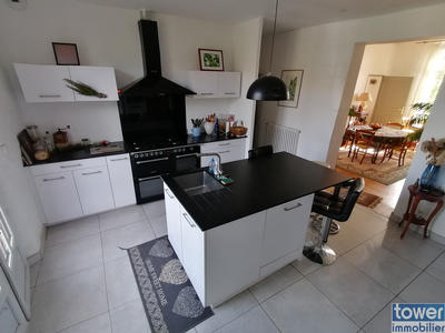 Propriété - 378 m² - 10 pièces